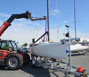 J-composites_J70_Equipment_Lifting
